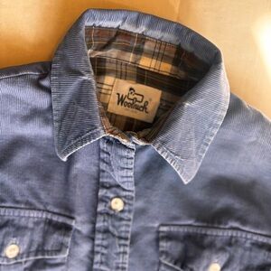 Woolrich Cozy Shirt
Blue Vintage Cotton  Corduroy 
Button Down Shirt